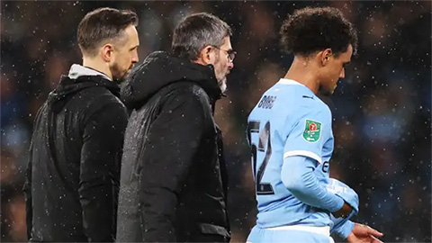  Man City mất sao trẻ vì chấn thương ở trận thắng Brentford